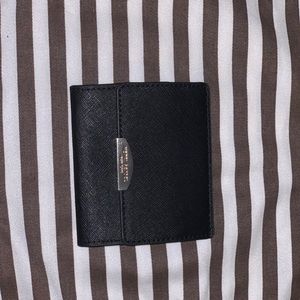 ⭐️BNWT Henri Bendel Mini Wallet⭐️